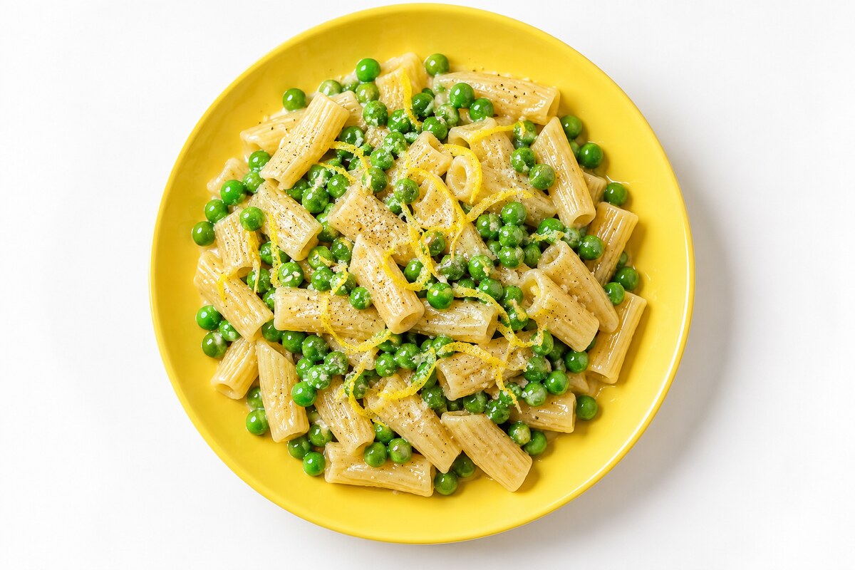 Макароны с зелёным горошком и лимонным маслом
